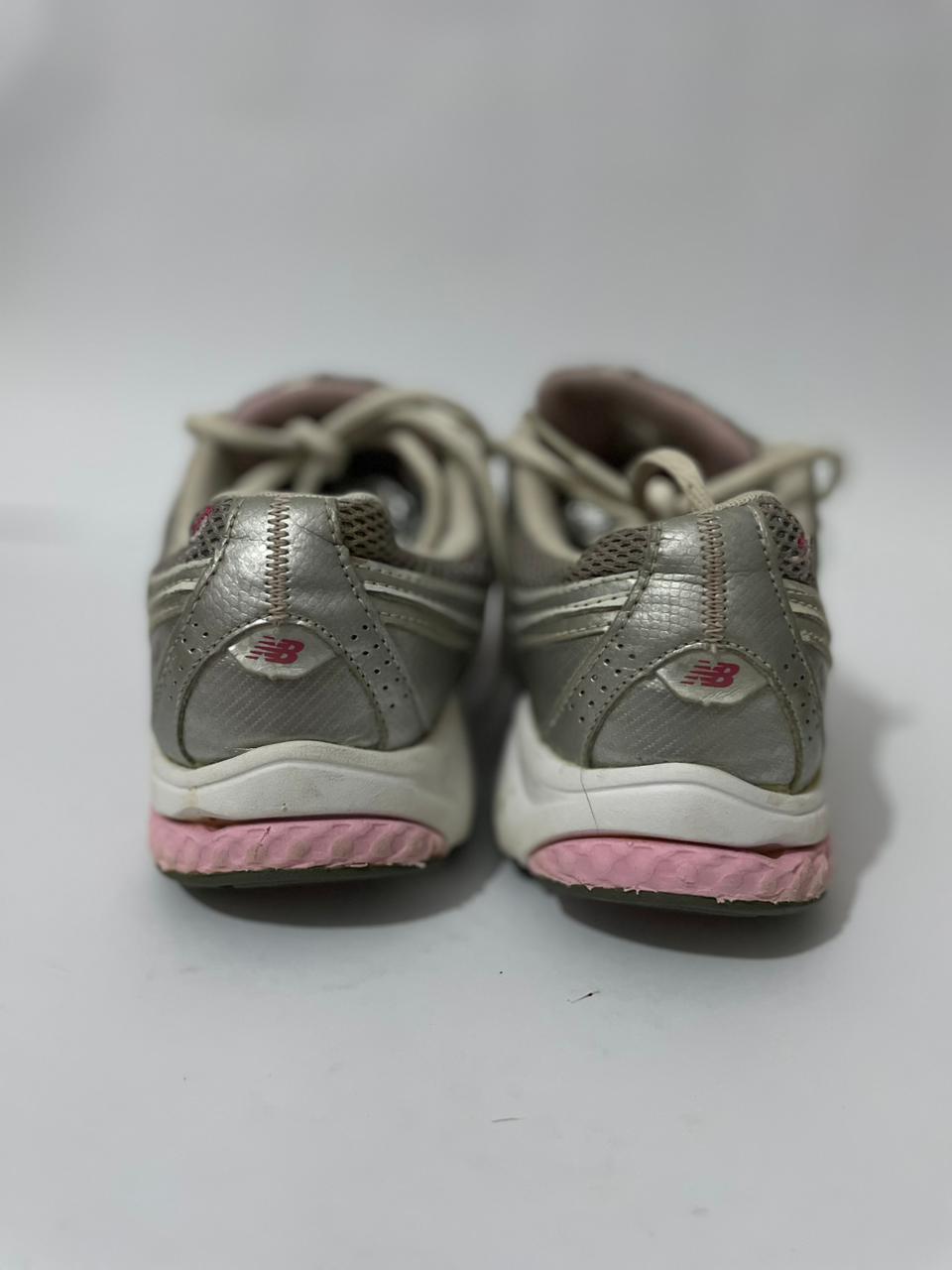 NEW BALANCE GREY RUNNING SHOES