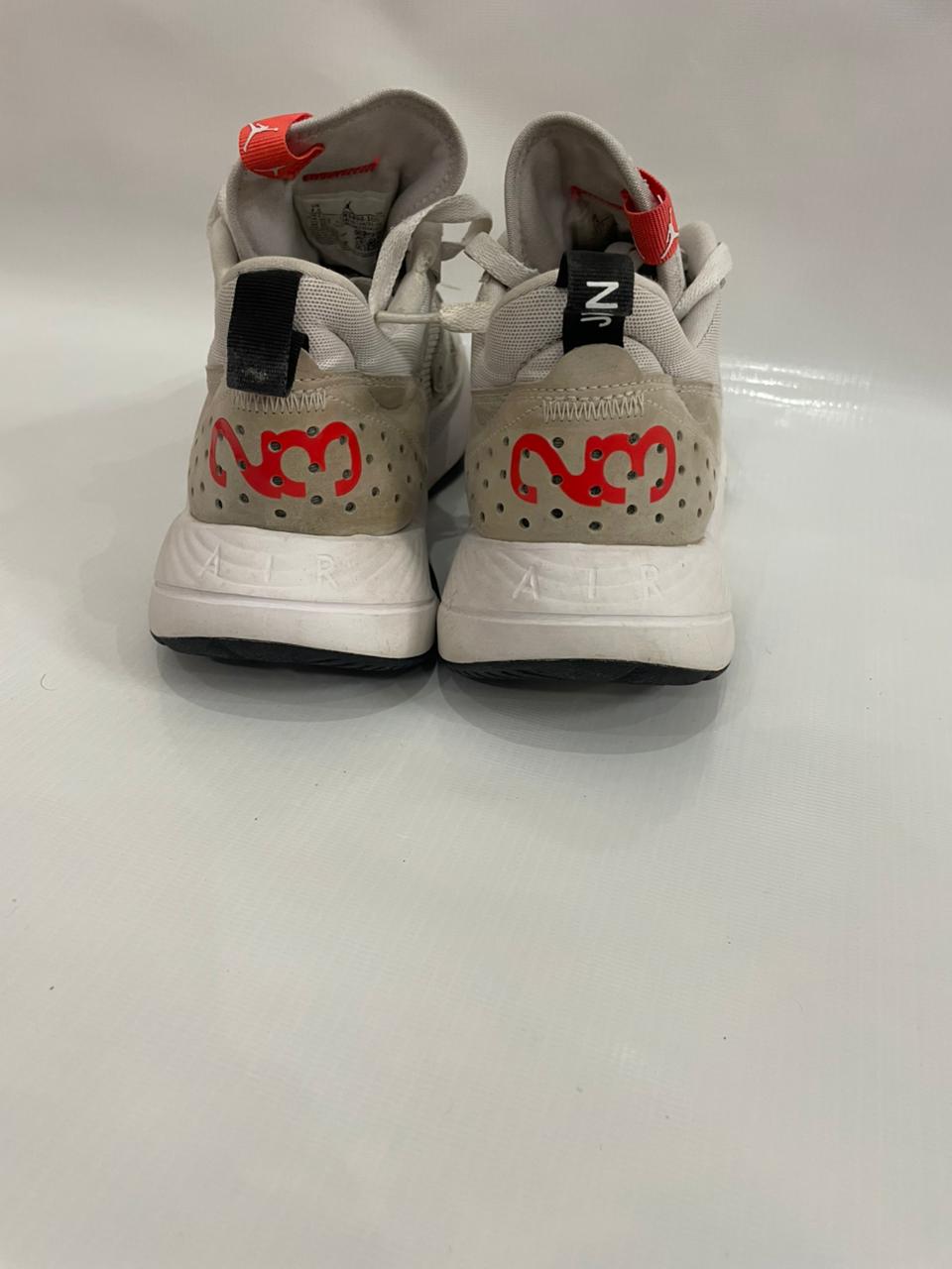 JORDAN GREY-WHITE SNEAKER