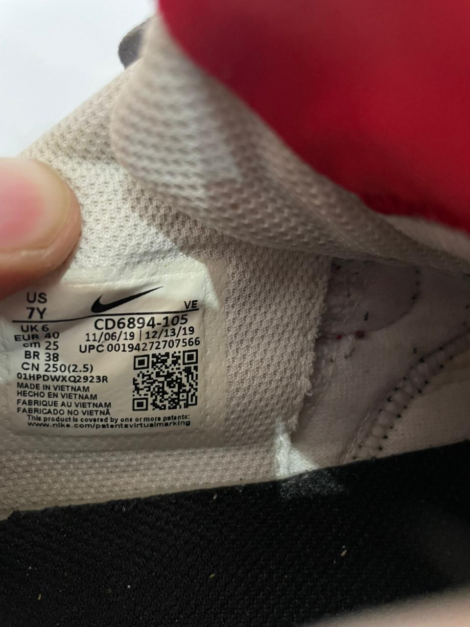 NIKE WHITE-BLACK RUNNING SHOES