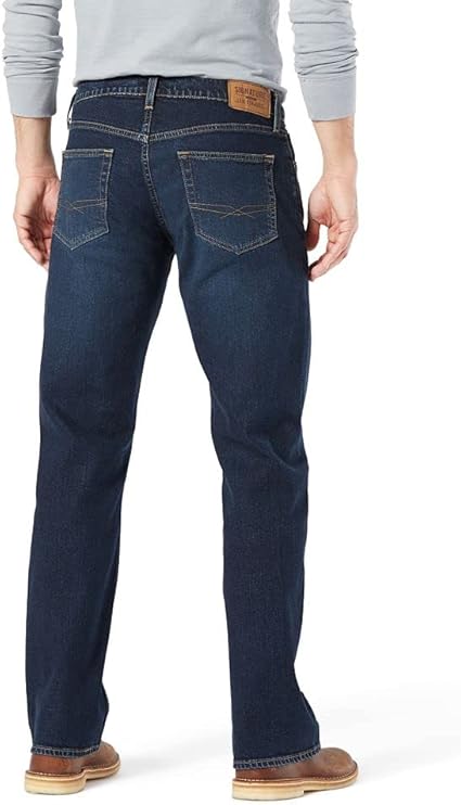 Levi's Strauss Signature (dk. blue) stretched straight & comfort-fit.