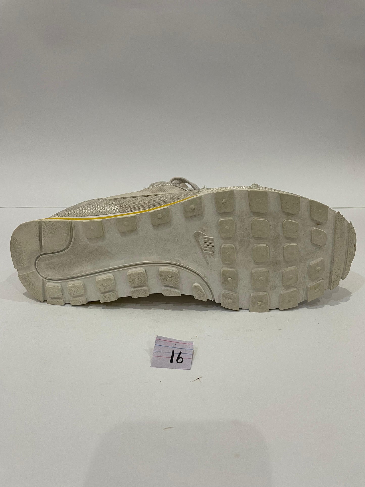 NIKE GREY  RUNNING SHOES