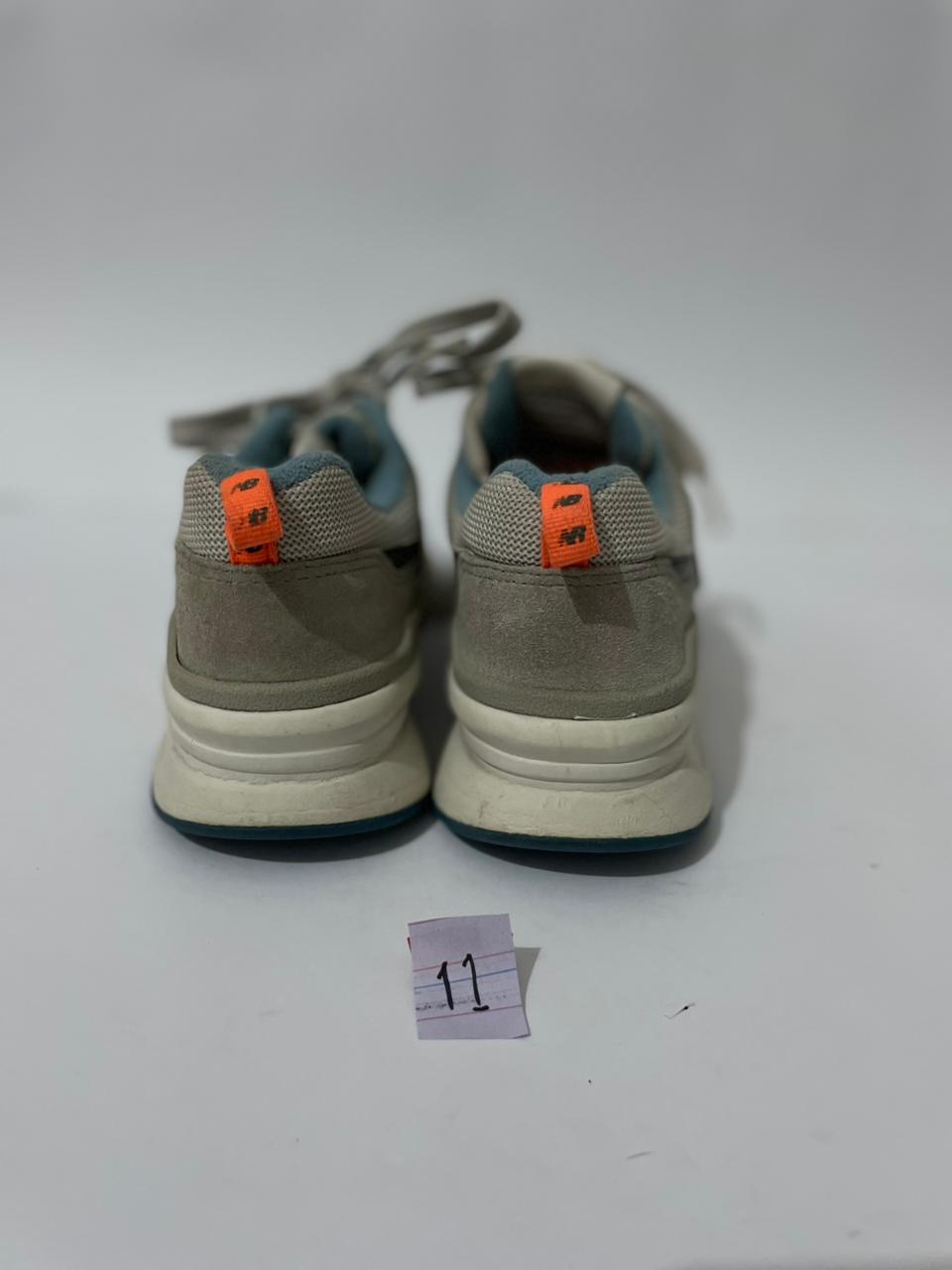 NEW BALANCE  GREY SNEAKER