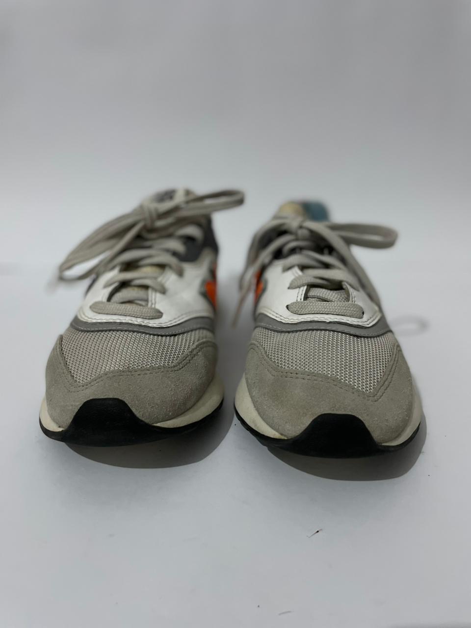 NEW BALANCE  GREY SNEAKER