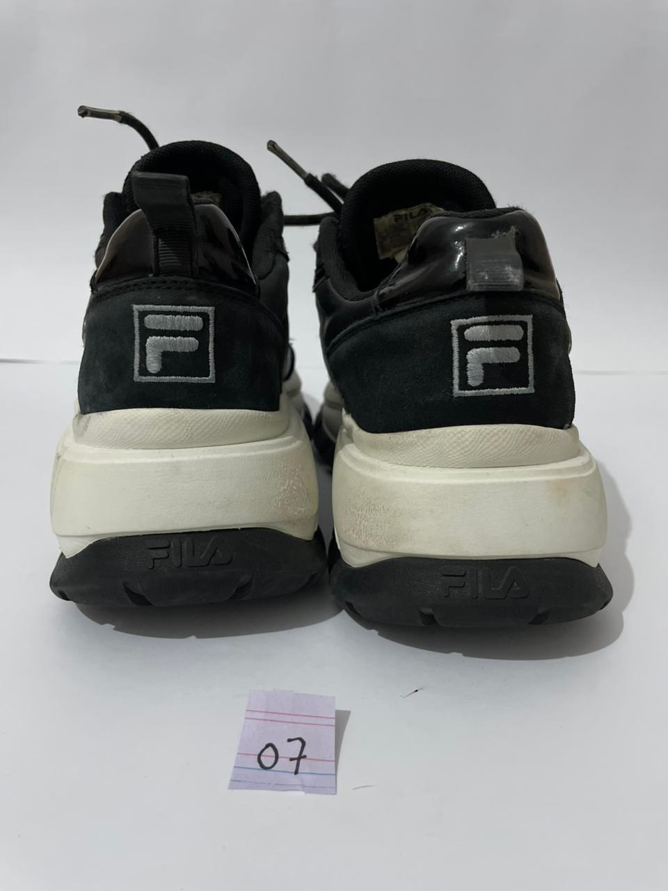 FILA  MEN BLACK-WHITE RUNNING SHOES