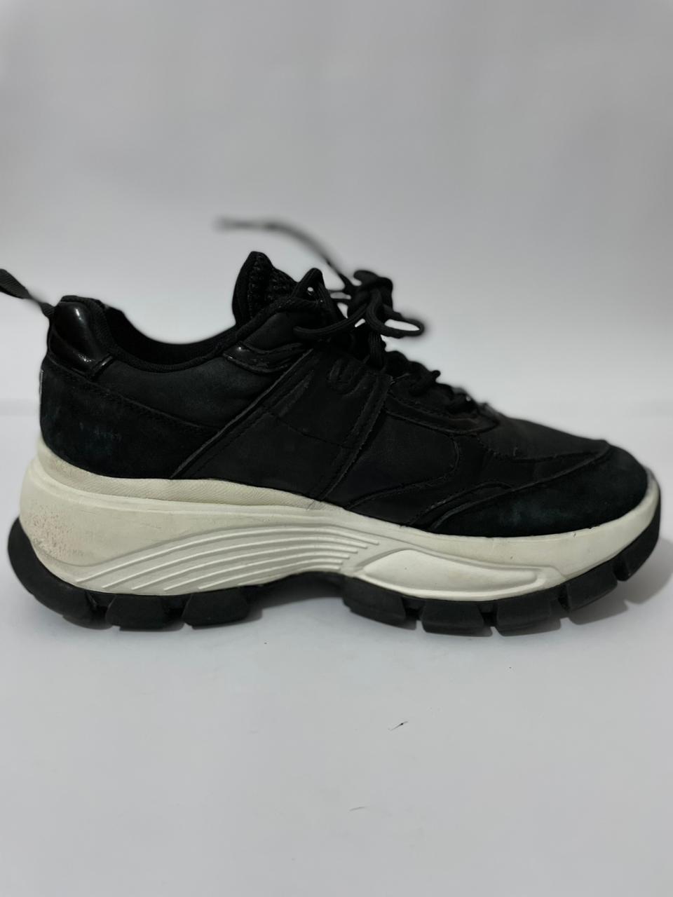FILA  MEN BLACK-WHITE RUNNING SHOES