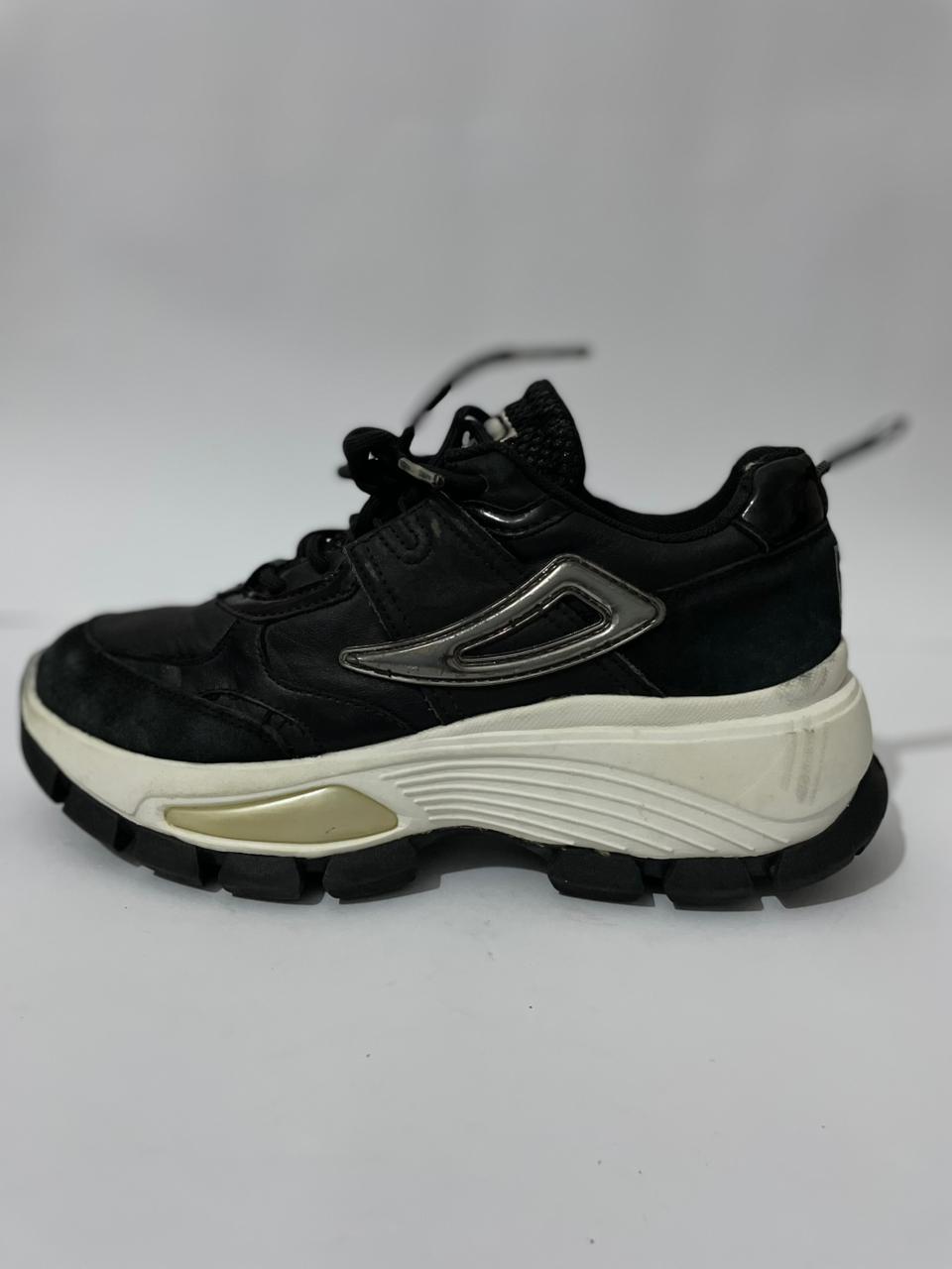 FILA  MEN BLACK-WHITE RUNNING SHOES