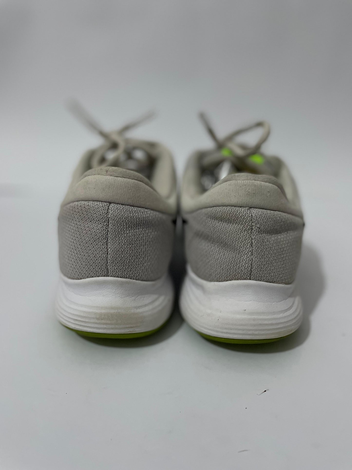 NIKE GREY-WHITE SNEAKER