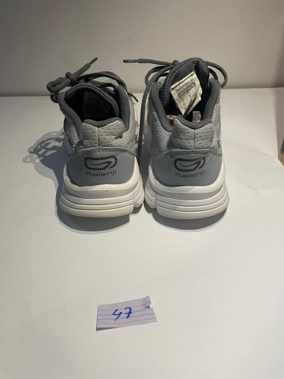 KALENJI GREY-WHITE RUNNING SHOES