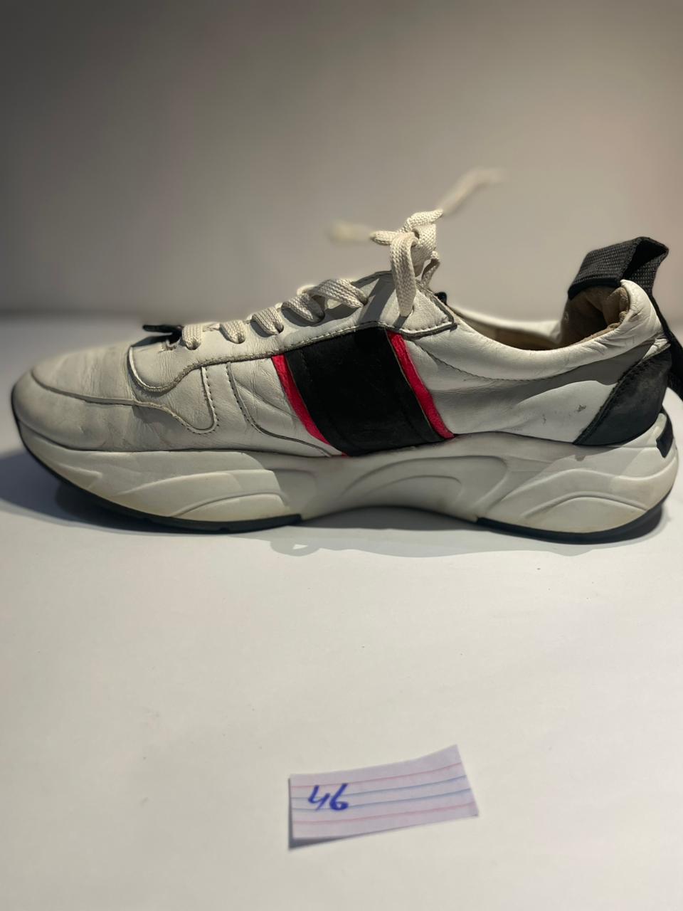 WHIT-BLACK RUNNING SHOES