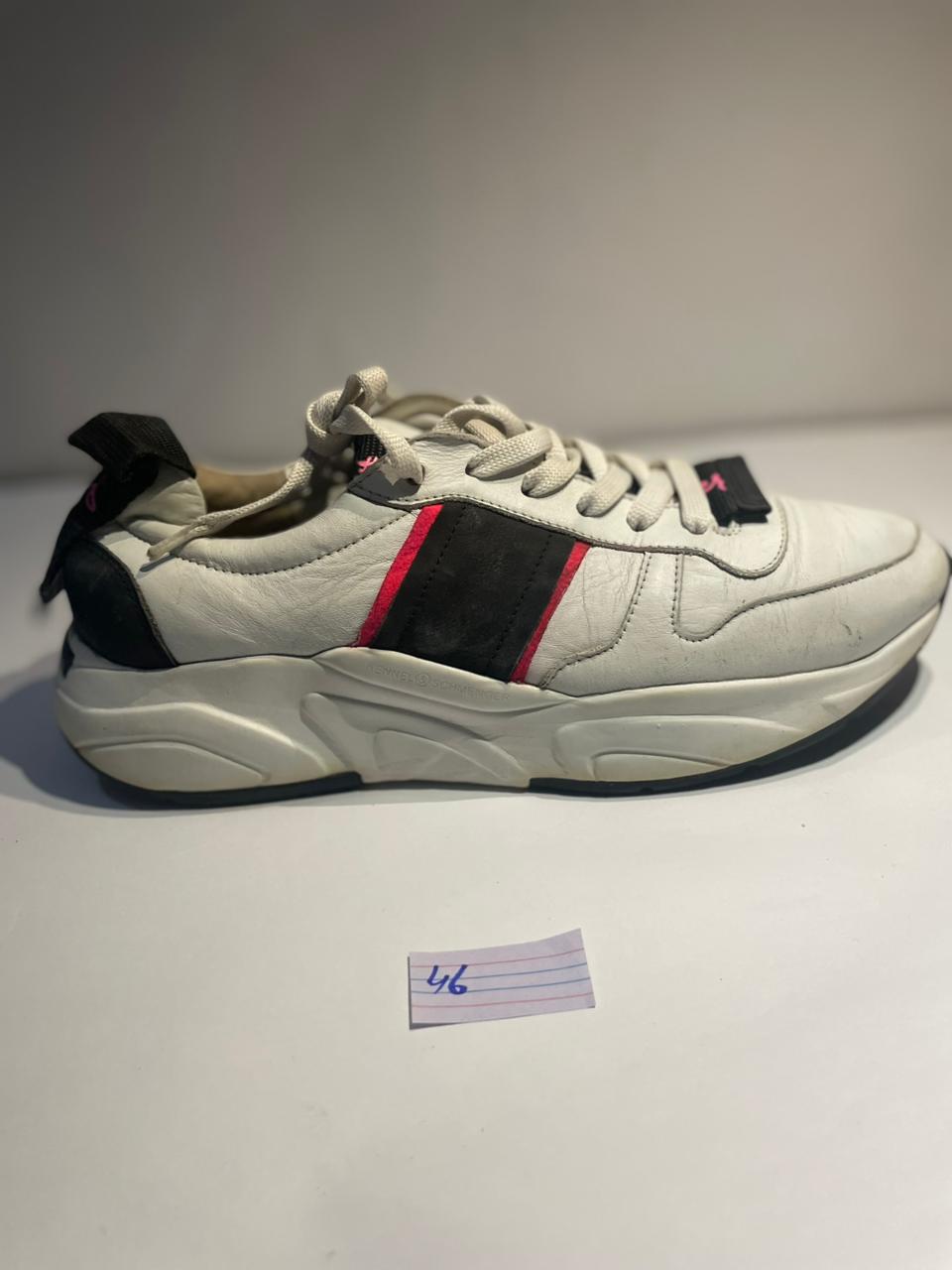 WHIT-BLACK RUNNING SHOES