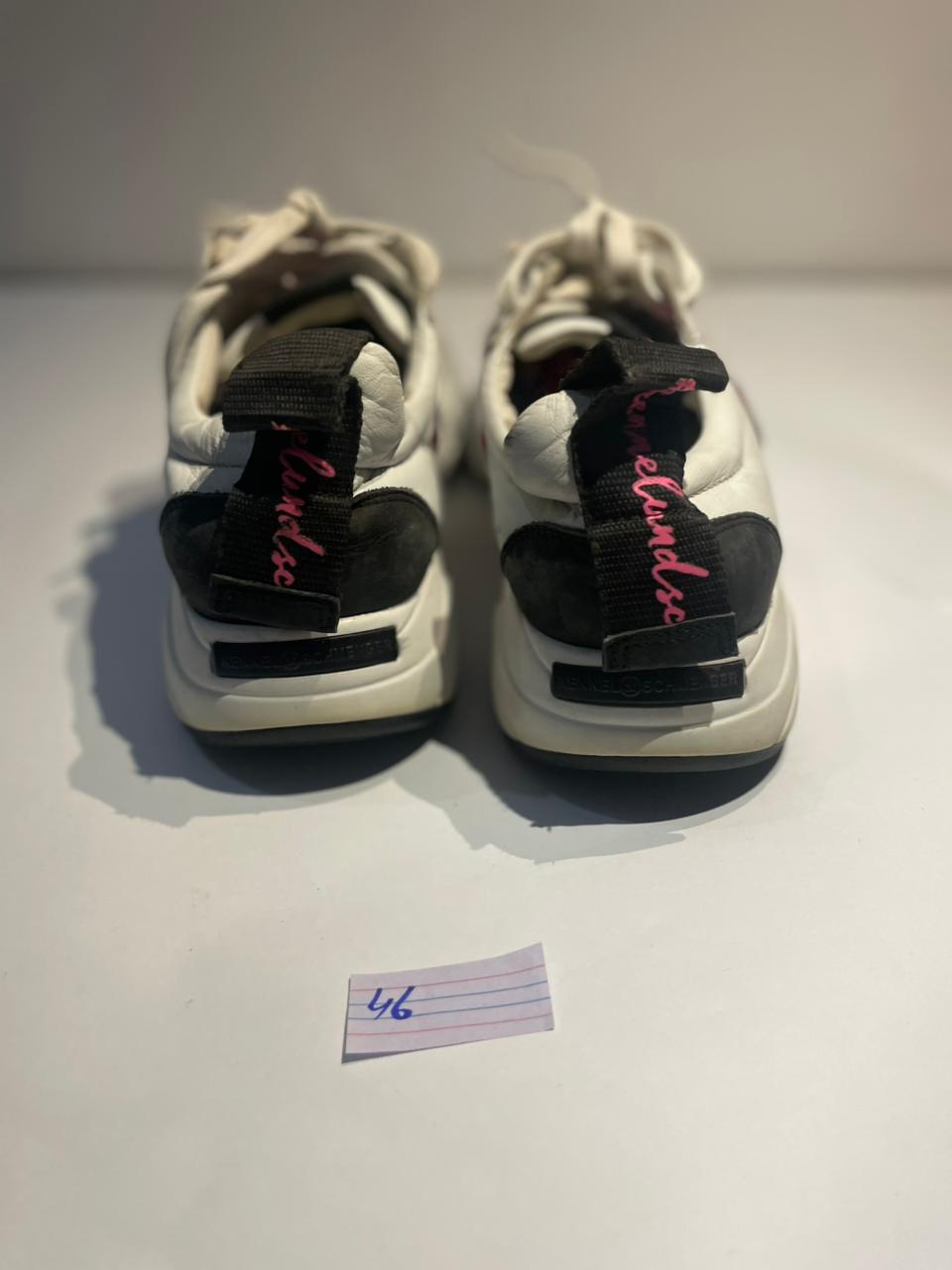 WHIT-BLACK RUNNING SHOES