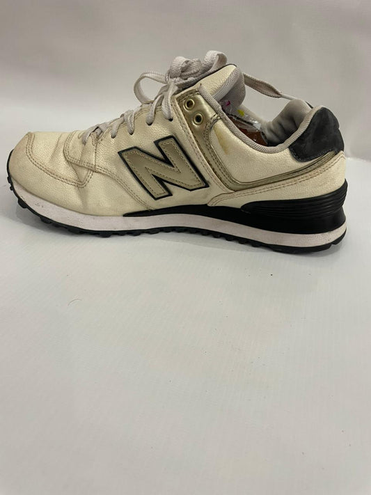 NEW BALANCE SNEAKER