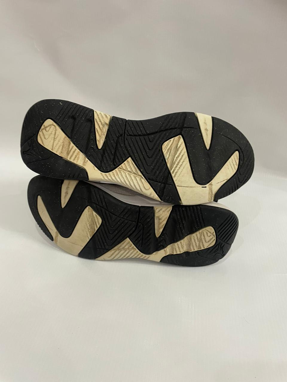 JORDAN GREY-WHITE SNEAKER