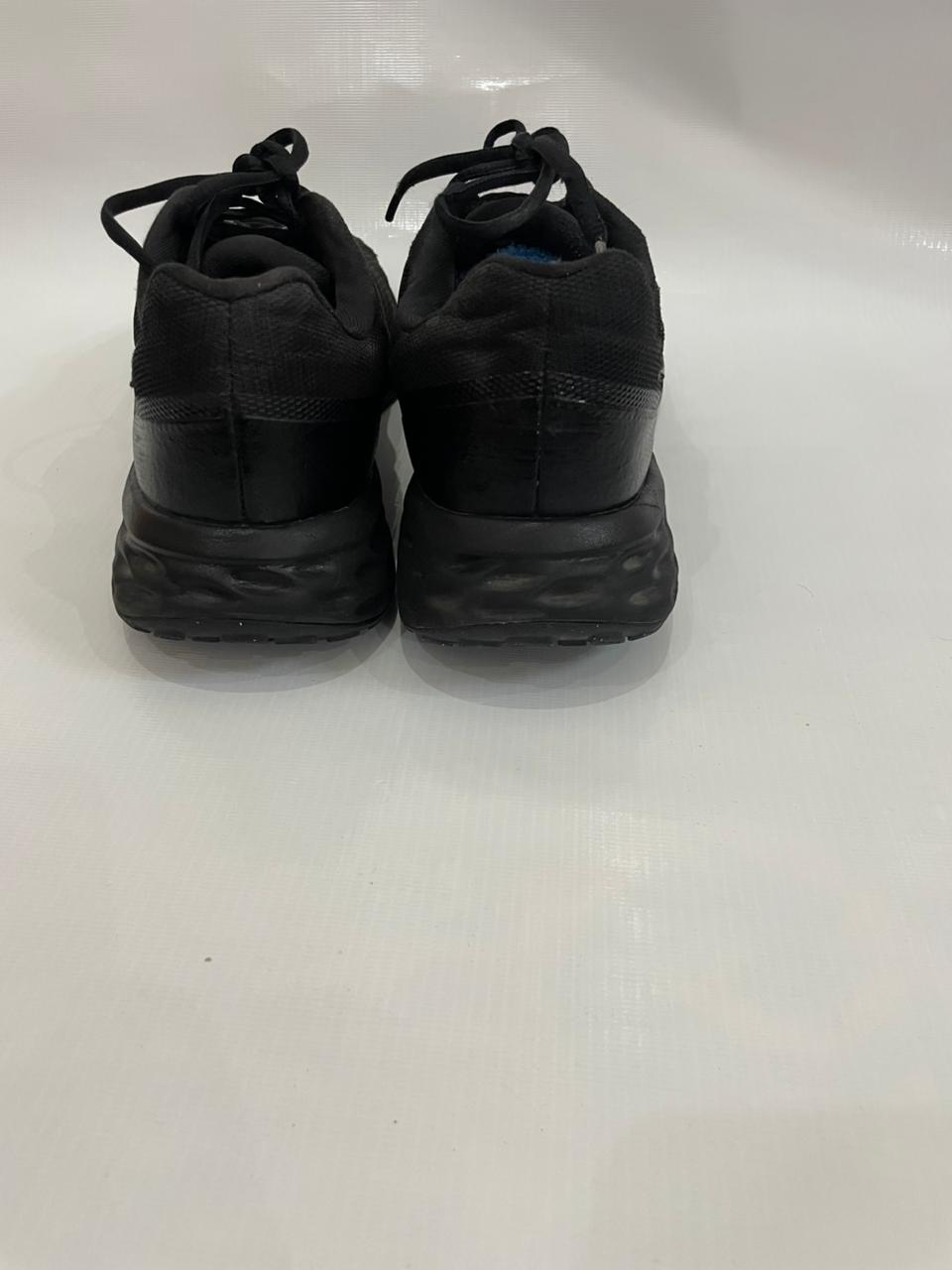 NIKE BLACK RUNNING SHOES