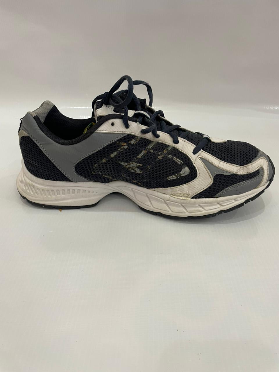 REEBOK BLACK-WHITE RUNNING SHOES